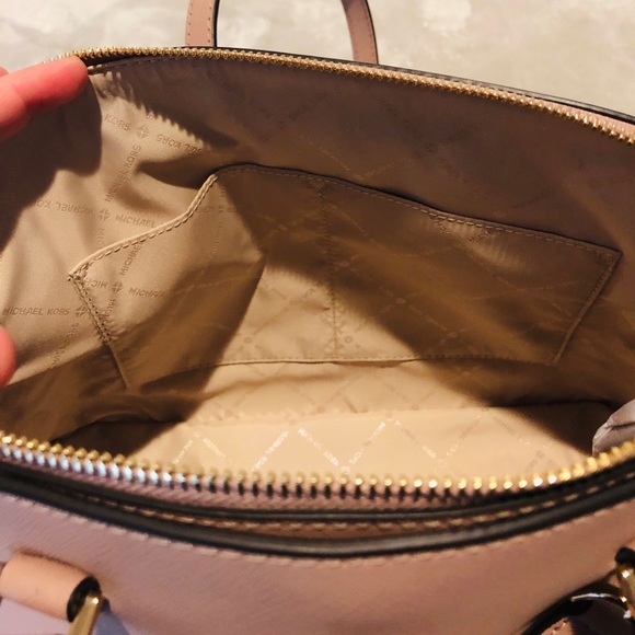 π Michael Kors Pink Cindy Dome Satchel Large NWT - Picture 7 of 8